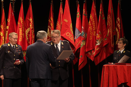SVEČANA SEJA  GASILSKE ZVEZE CERKNICA 56 FOTO LJUBO VUKELIČ